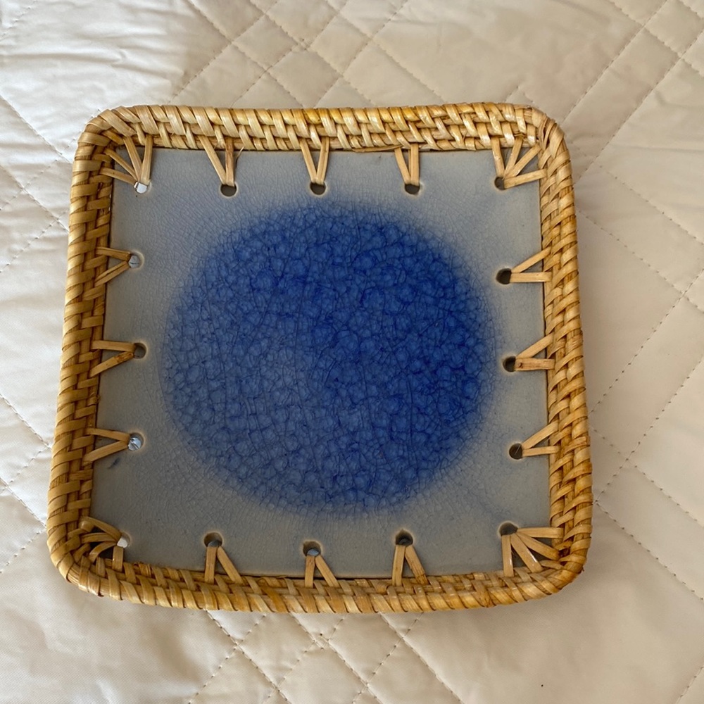 SOUVENIR PLATE .